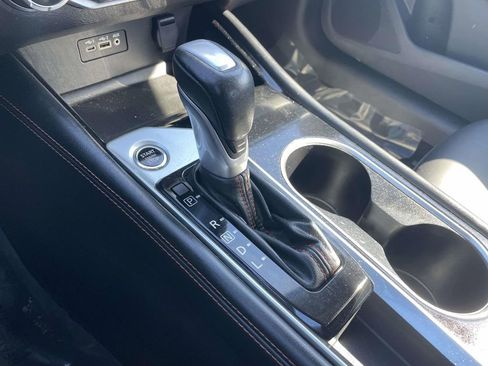 Used 2023 Nissan Altima 2.5 SR FWD image 41