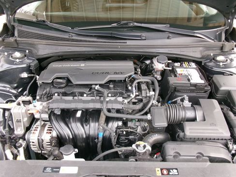 Used 2022 Hyundai Elantra Limited image 59