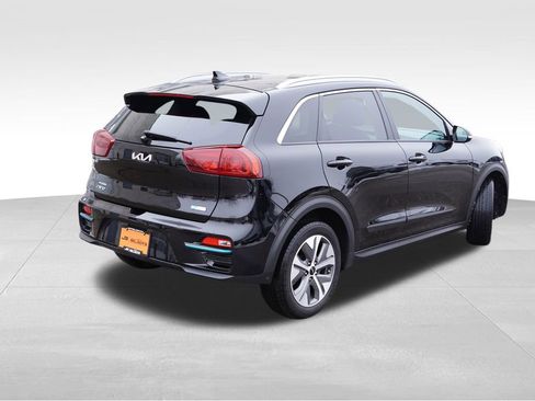 Used 2022 Kia Niro EX Premium w/ Cold Weather Package image 6