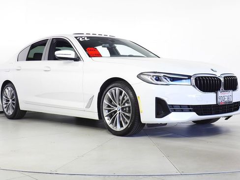 Used 2022 BMW 530i w/ Convenience Package image 4