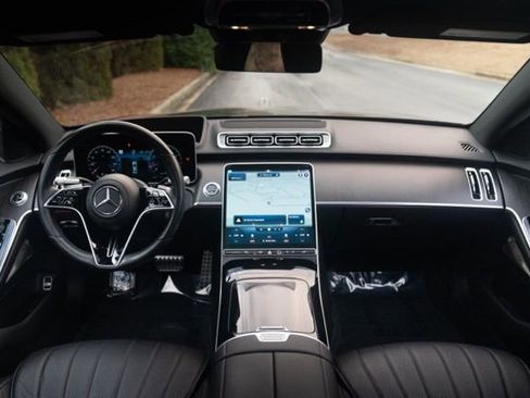 Used 2022 Mercedes-Benz S 500 4MATIC w/ AMG Line Package image 22