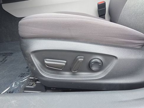 Used 2022 Toyota Camry LE FWD image 12
