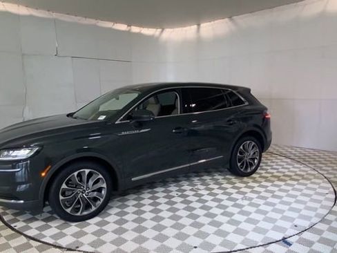 Used 2023 Lincoln Nautilus Reserve AWD/4WD image 7