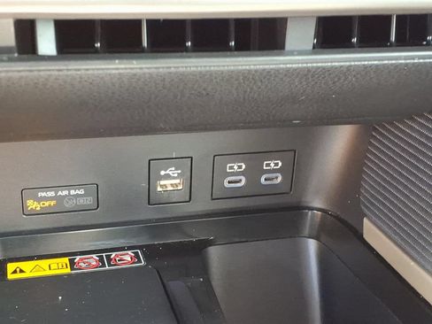 Used 2025 Toyota Camry SE FWD image 17