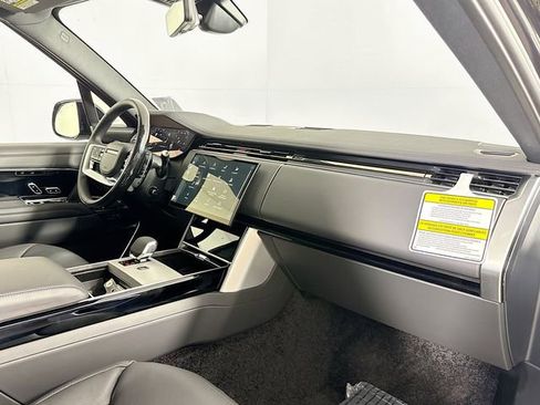 New 2026 Land Rover Range Rover Long Wheelbase SE image 31
