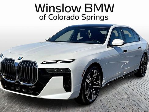 Used 2025 BMW 760i xDrive w/ Premium Package image 1