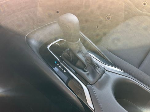 Used 2025 Toyota Corolla LE image 40