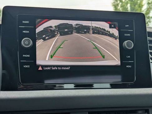 Used 2025 Volkswagen Jetta SE FWD image 20