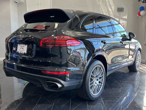 Used 2017 Porsche Cayenne AWD/4WD image 6
