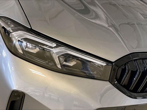 New 2026 BMW 330i Sedan w/ M Sport Package RWD image 13