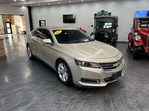Used 2015 Chevrolet Impala LT w/ Convenience Package image 3