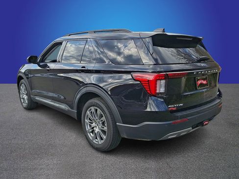 Used 2025 Ford Explorer Active w/ Active Comfort Package AWD/4WD image 6