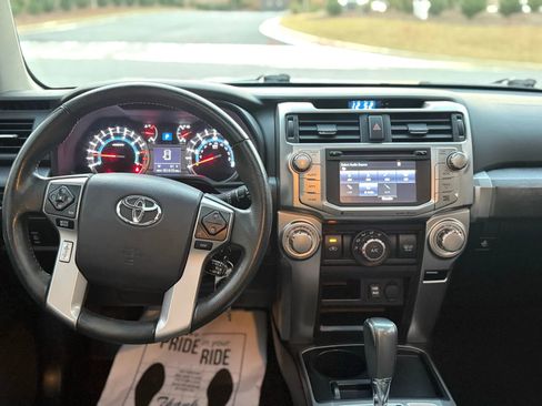 Used 2017 Toyota 4Runner SR5 Premium image 20