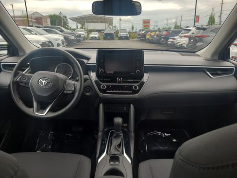 Certified 2022 Toyota Corolla Cross LE AWD/4WD image 18