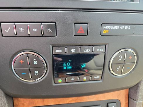 Used 2012 Buick Enclave Leather AWD/4WD image 19