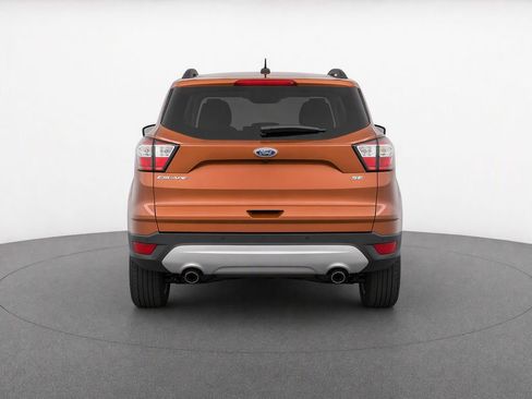 Used 2017 Ford Escape SE w/ Equipment Group 201A FWD image 4