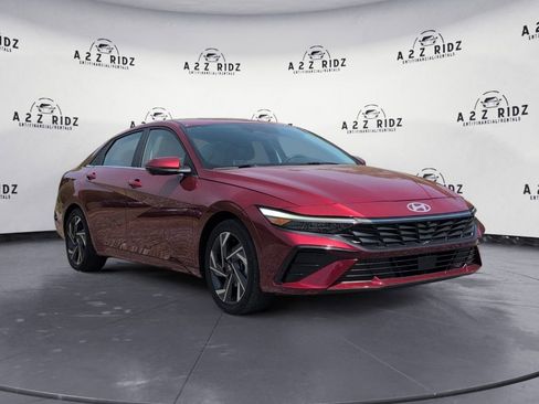 Used 2024 Hyundai Elantra Limited image 1