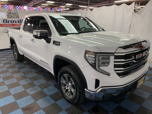 Used 2025 GMC Sierra 1500 SLT image 7