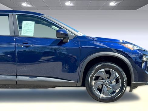 Used 2025 Nissan Rogue SV FWD image 23