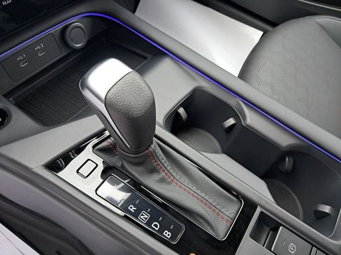 New 2026 Nissan Sentra SR w/ SR Premium Package FWD image 25