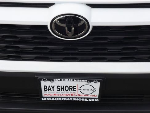 Used 2024 Toyota RAV4 XLE AWD/4WD image 37