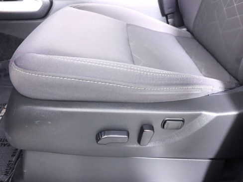 Used 2025 Nissan Frontier SV w/ SV Convenience Package RWD image 36