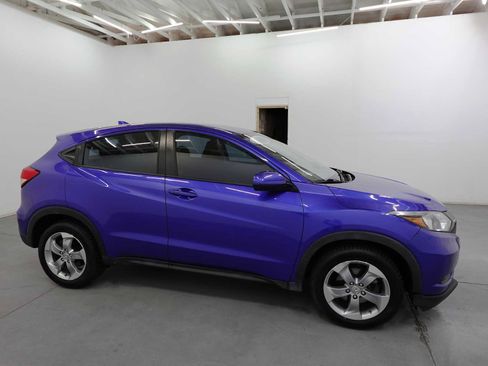 Used 2018 Honda HR-V LX image 4