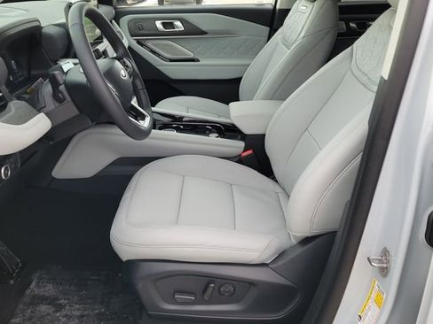 New 2026 Ford Explorer Platinum w/ LUX Leather Package image 9