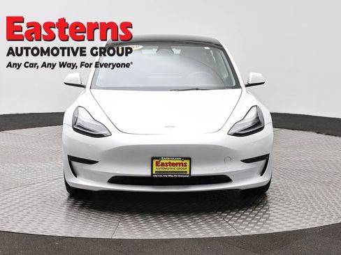Used 2023 Tesla Model 3 Standard Range image 2