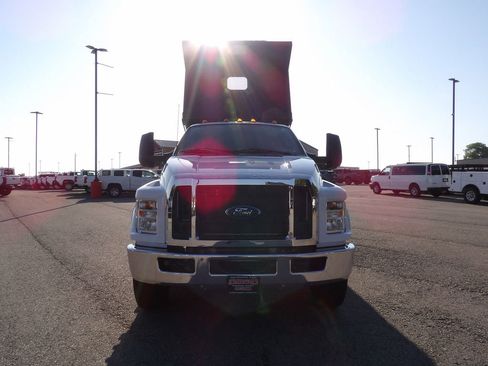 Used 2023 Ford F750 2WD Crew Cab Super Duty image 12