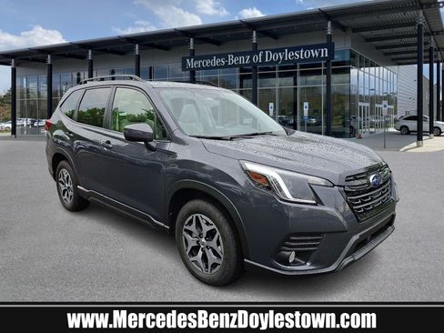 Used 2023 Subaru Forester Premium AWD/4WD image 1