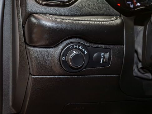 Used 2021 Dodge Durango SRT Hellcat w/ Technology Group AWD/4WD image 18