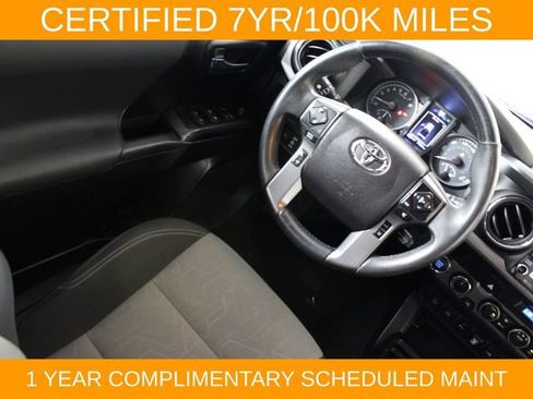 Used 2021 Toyota Tacoma TRD Off-Road w/ Technology Package AWD/4WD image 17