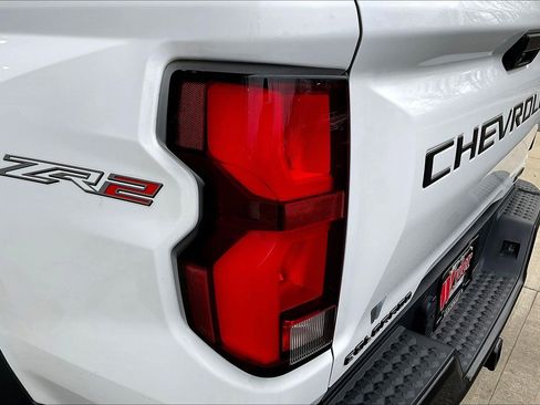 Used 2024 Chevrolet Colorado ZR2 AWD/4WD image 23