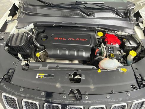 Used 2021 Jeep Compass Sport image 27