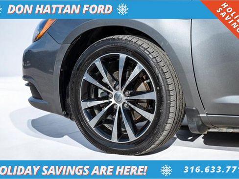 Used 2013 Chrysler 200 Limited image 34