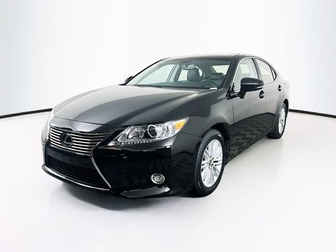 Used 2014 Lexus ES 350 w/ Luxury Package FWD image 3