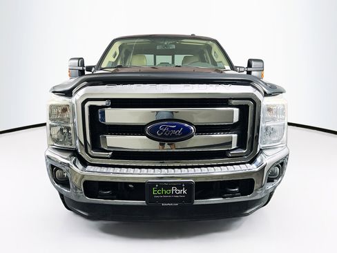 Used 2015 Ford F250 Lariat w/ Lariat Interior Package AWD/4WD image 2