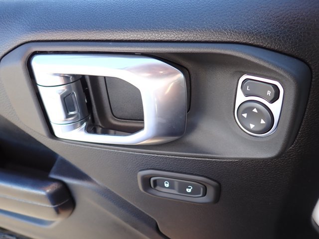 Used 2021 Jeep Gladiator Mojave w/ Cold Weather Group AWD/4WD image 13