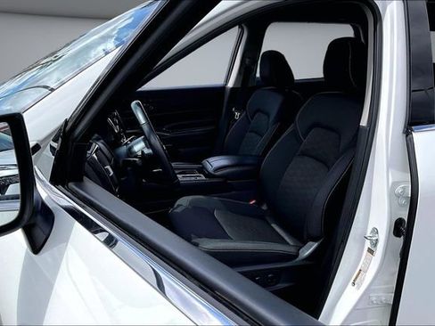Certified 2024 Nissan Pathfinder SV FWD image 20