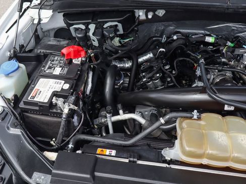 Used 2019 Ford F150 XLT image 6