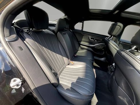 Used 2023 Mercedes-Benz S 500 4MATIC w/ Warmth & Comfort Package image 25