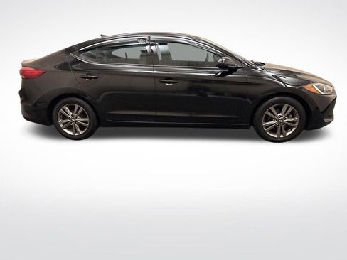 Used 2017 Hyundai Elantra SE FWD image 4