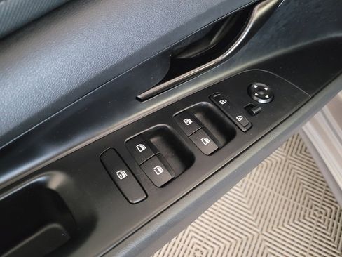 Used 2025 Hyundai Elantra Sport FWD image 27
