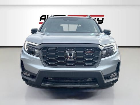Used 2024 Honda Passport TrailSport image 2