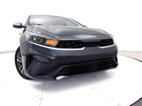 Used 2022 Kia Forte LXS FWD image 5