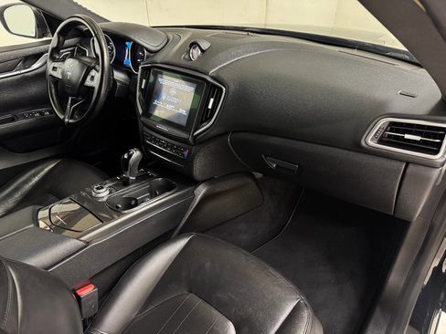 Used 2017 Maserati Ghibli image 24