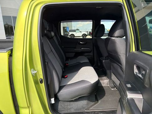 Used 2023 Toyota Tacoma TRD Off-Road w/ Advanced Technology Package AWD/4WD image 19