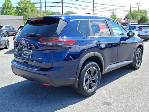 Certified 2024 Nissan Rogue SV w/ SV Premium Package AWD/4WD image 8