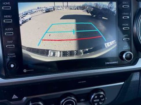 Used 2020 Toyota Tacoma SR5 image 17